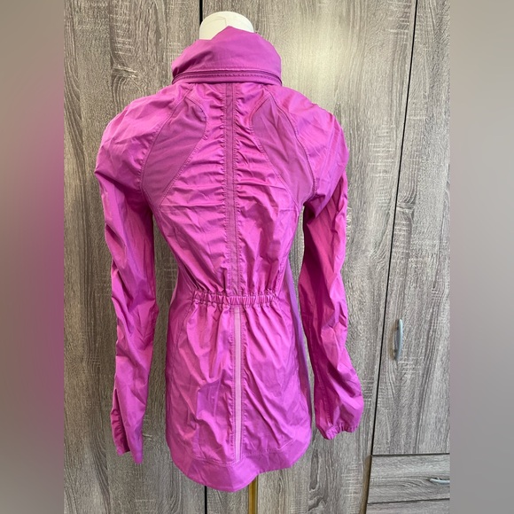 LULULEMON Pink Zip Up Windbreaker Jacket w/ packable hood & ponytail hole Sz 4 - Picture 3 of 15